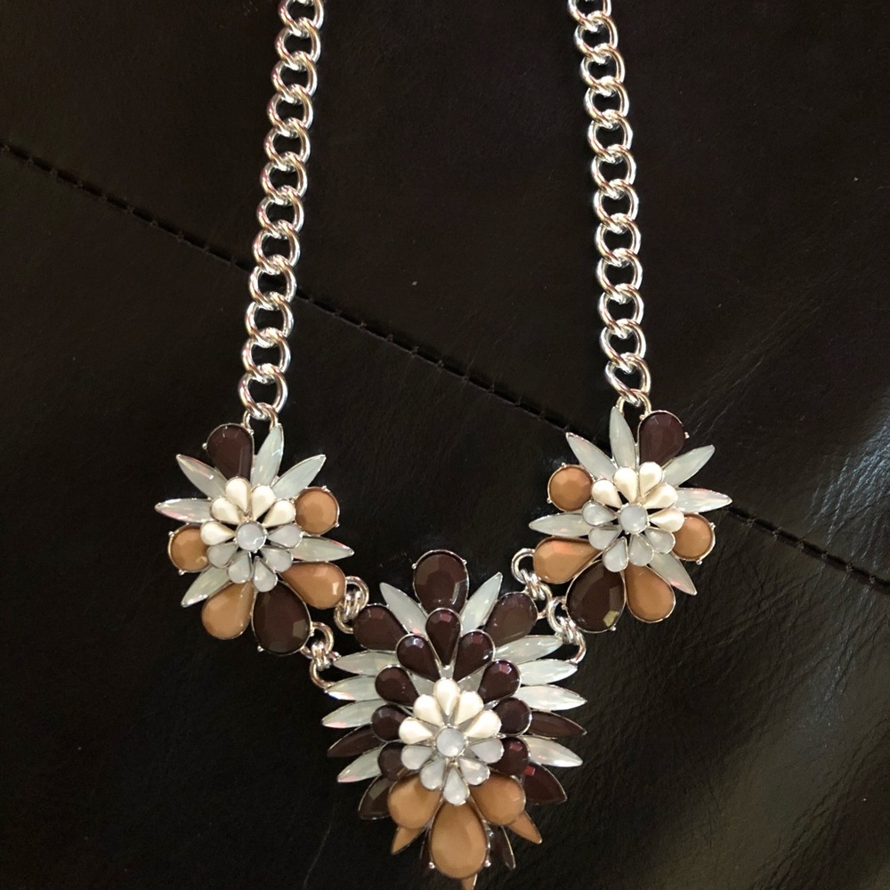 Miche flower necklace